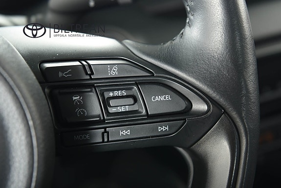 Toyota Yaris 12 of 18