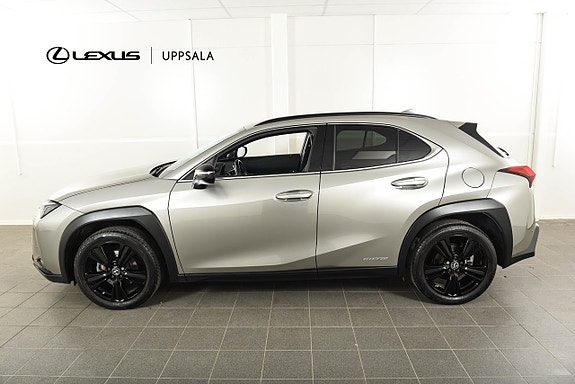 Lexus UX250h 2 of 21