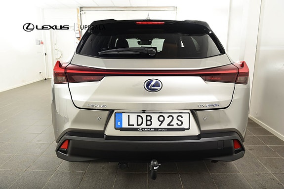 Lexus UX250h 5 of 21