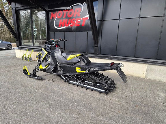 Polaris 800 SKS 146 -18 2 of 4