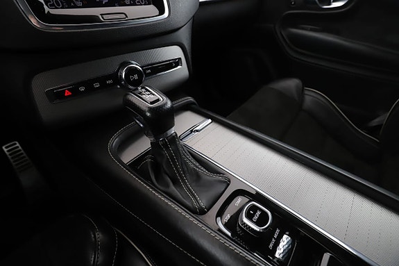 Volvo XC90 23 of 30