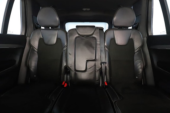 Volvo XC90 14 of 30