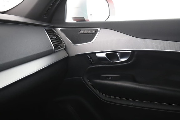 Volvo XC90 28 of 30