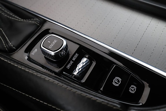 Volvo XC90 26 of 30