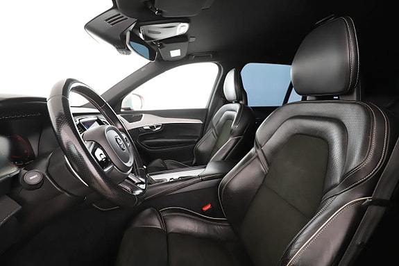 Volvo XC90 9 of 30