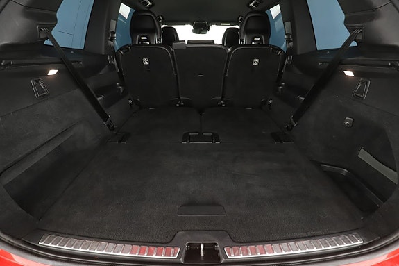 Volvo XC90 16 of 30