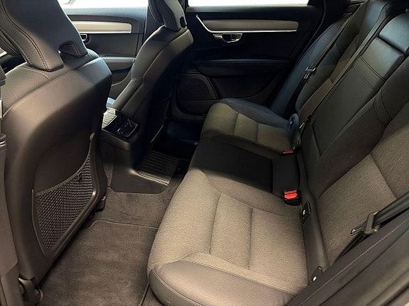 Volvo V90 8 of 16