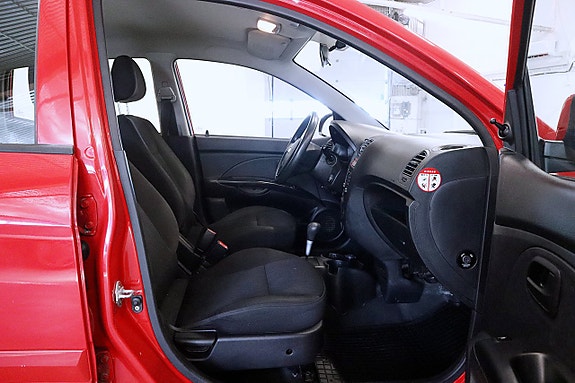 Kia Picanto 9 of 15