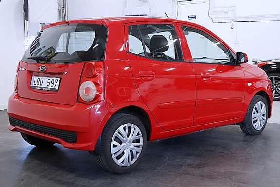Kia Picanto 4 of 15
