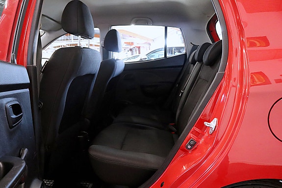 Kia Picanto 11 of 15