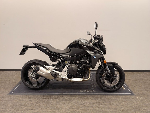 BMW F900R Triple Black KAMPANJ Gear Shift Assistant och Värmehandtag ingår