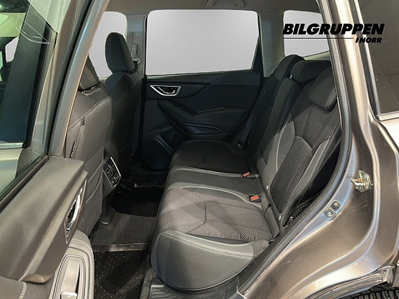 Subaru Forester 9 of 17