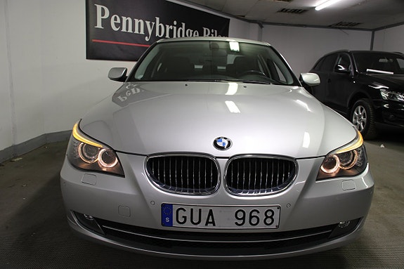BMW 523i 2 of 5