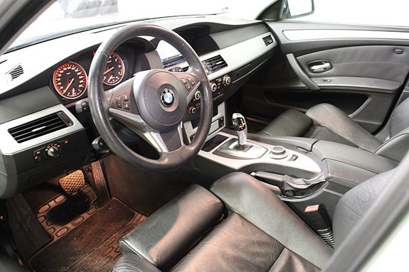 BMW 523i 5 of 5