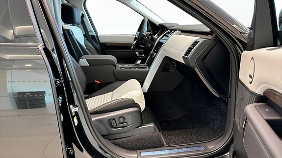 Land Rover Discovery 3 of 5