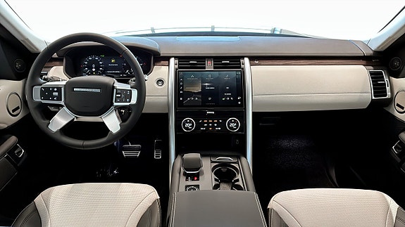 Land Rover Discovery 4 of 5