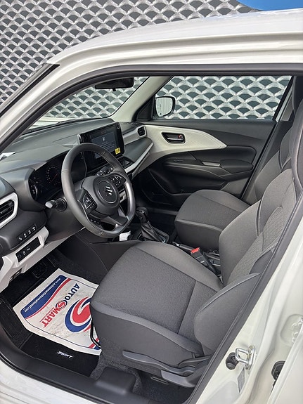 Suzuki Swift 8 of 19
