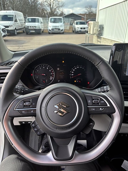 Suzuki Swift 16 of 19
