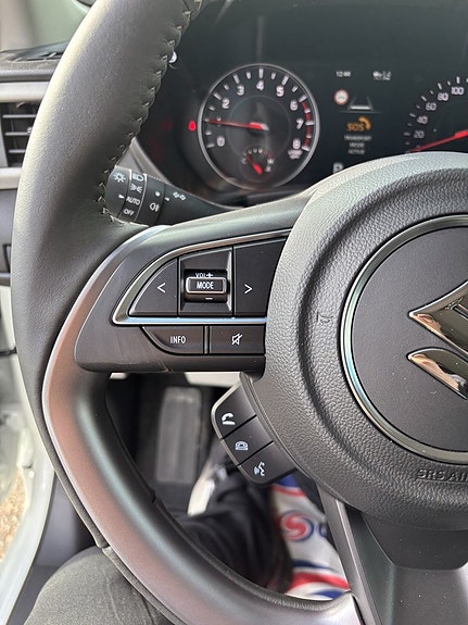 Suzuki Swift 17 of 19