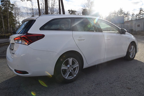 Toyota Auris 5 of 5