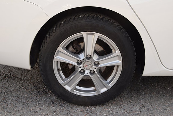 Toyota Auris 25 of 25