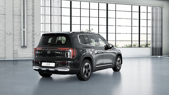Mercedes-Benz GLB350 3 of 7