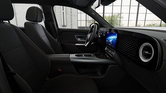 Mercedes-Benz GLB350 5 of 7
