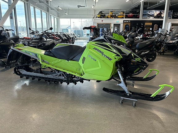 Arctic Cat M8000 Hardcore 153 2 of 4