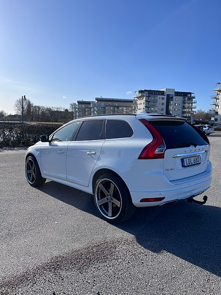 Volvo XC60 4 of 5
