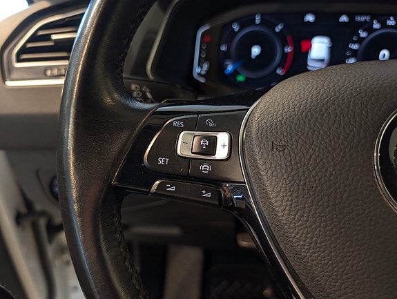 Volkswagen Tiguan 14 of 23
