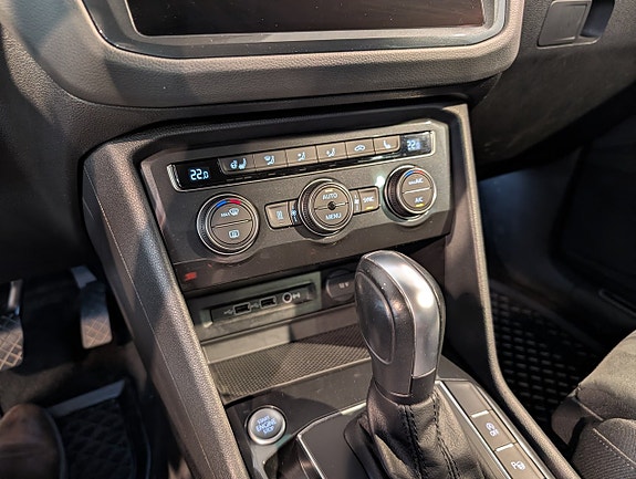 Volkswagen Tiguan 8 of 23