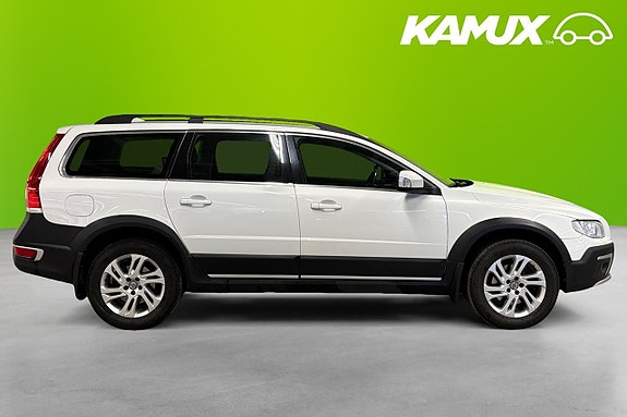 Volvo XC70 2 of 5