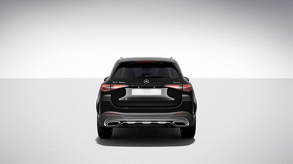 Mercedes-Benz GLC300 e 4 of 5