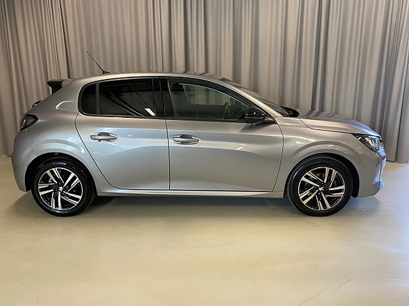 Peugeot 208 3 of 5