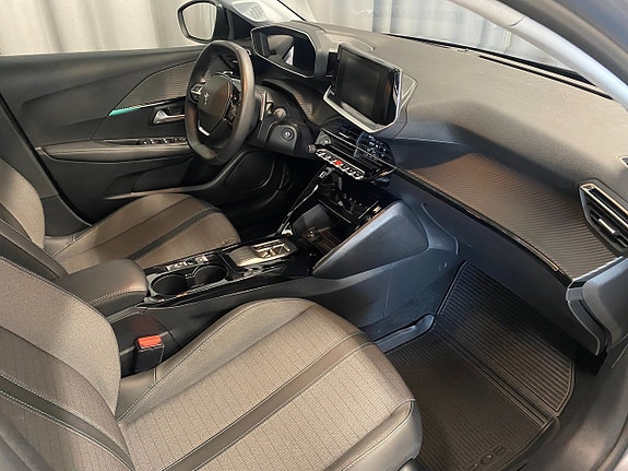 Peugeot 208 8 of 20