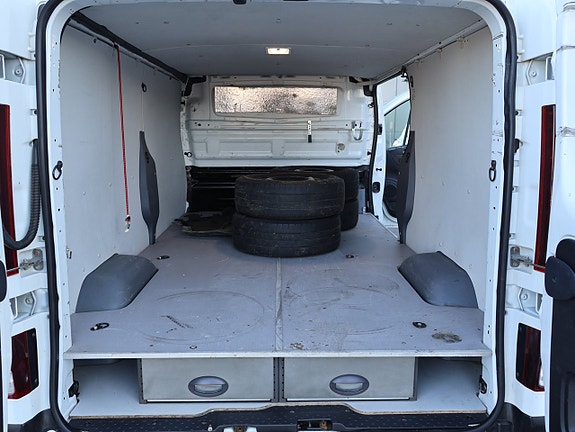 Renault Trafic 16 of 20