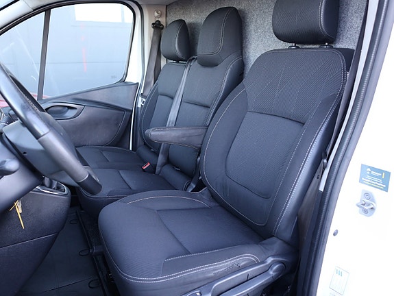Renault Trafic 8 of 20