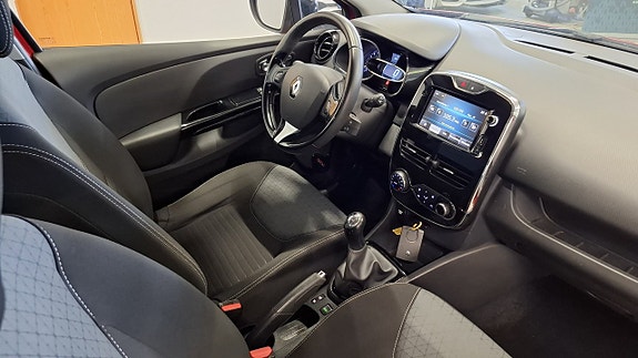 Renault Clio 9 of 23