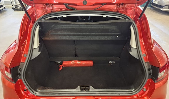 Renault Clio 14 of 23
