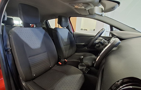 Renault Clio 11 of 23