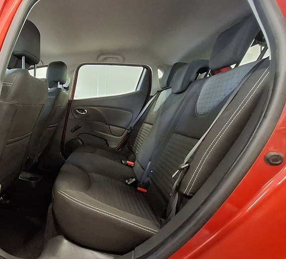 Renault Clio 12 of 23
