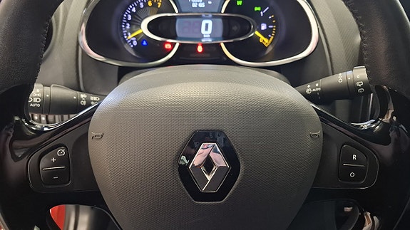 Renault Clio 21 of 23