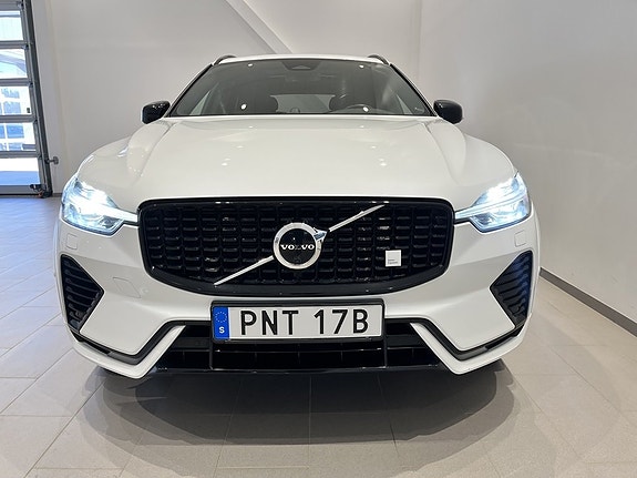Volvo XC60 2 of 5