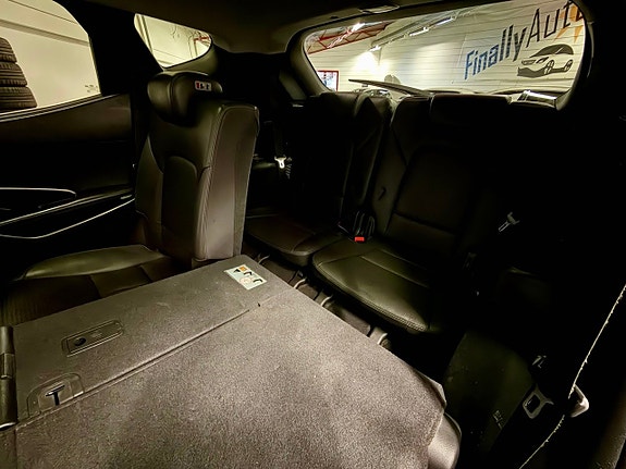 Hyundai Santa Fe 13 of 15