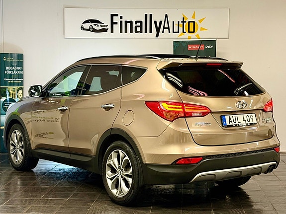 Hyundai Santa Fe 3 of 15