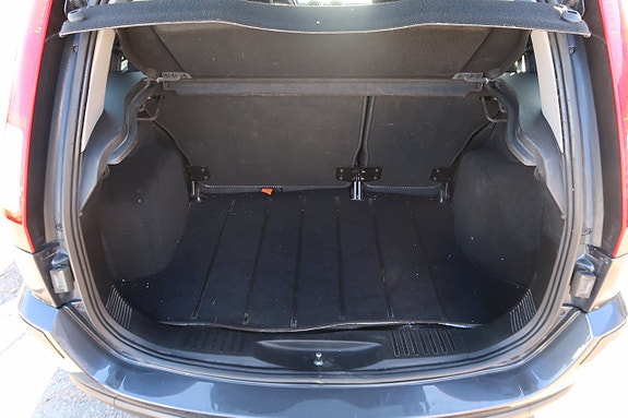 Ford Fusion 13 of 14