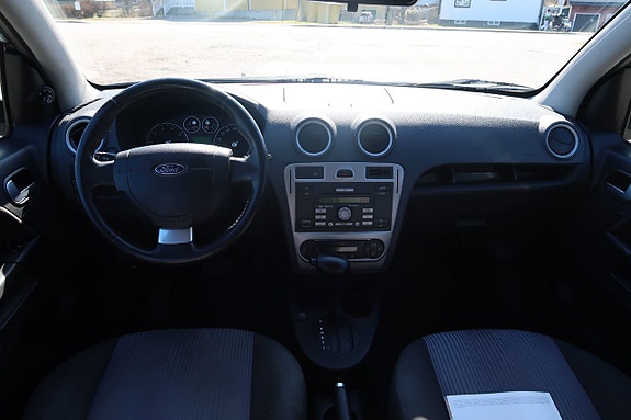 Ford Fusion 12 of 14