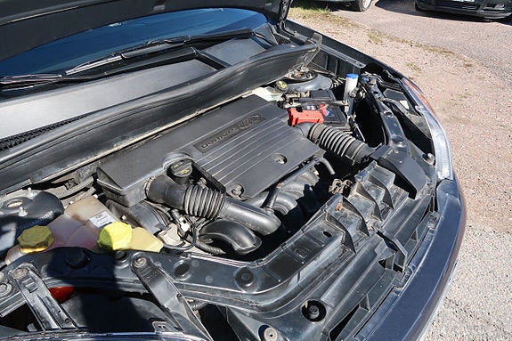 Ford Fusion 11 of 14