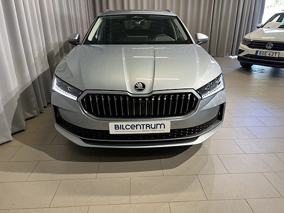 Skoda Superb 2 of 5