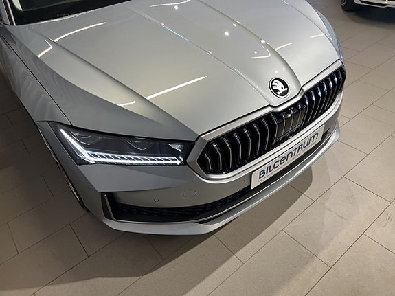 Skoda Superb 3 of 5